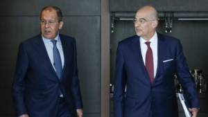 Δένδιας-Λαβρόφ: Συνομιλίες για ΕΕ και ελληνοτουρκικά-Προετοιμασία επίσκεψης Μητσοτάκη