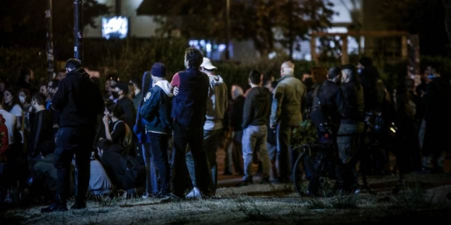Το «σαμποτάζ» στις πλατείες και η πολυδιάσταση επίδραση του ελληνικού θέρους