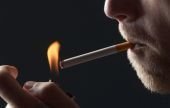 Αθεράπευτα θεριακλήδες οι Έλληνες