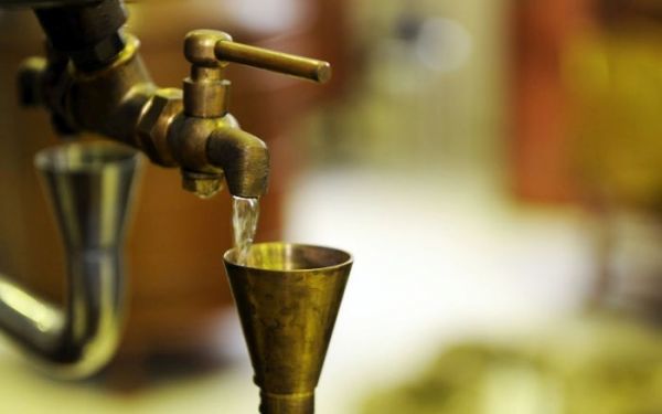 Η ρύθμιση για το τσίπουρο των «διήμερων» άναψε φωτιές