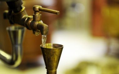 Η ρύθμιση για το τσίπουρο των «διήμερων» άναψε φωτιές