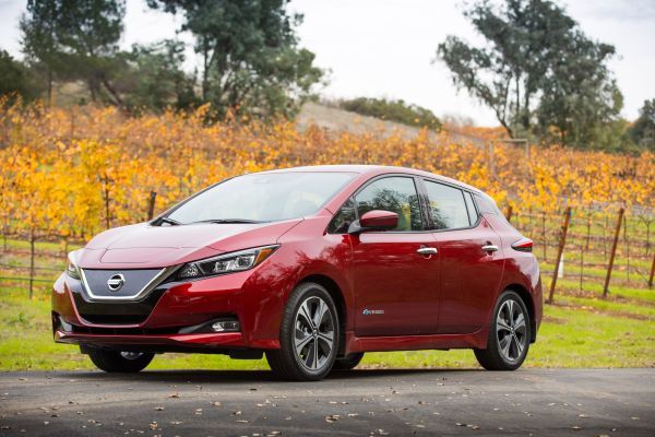 To Nissan LEAF κερδίζει το βραβείο J.D. Power