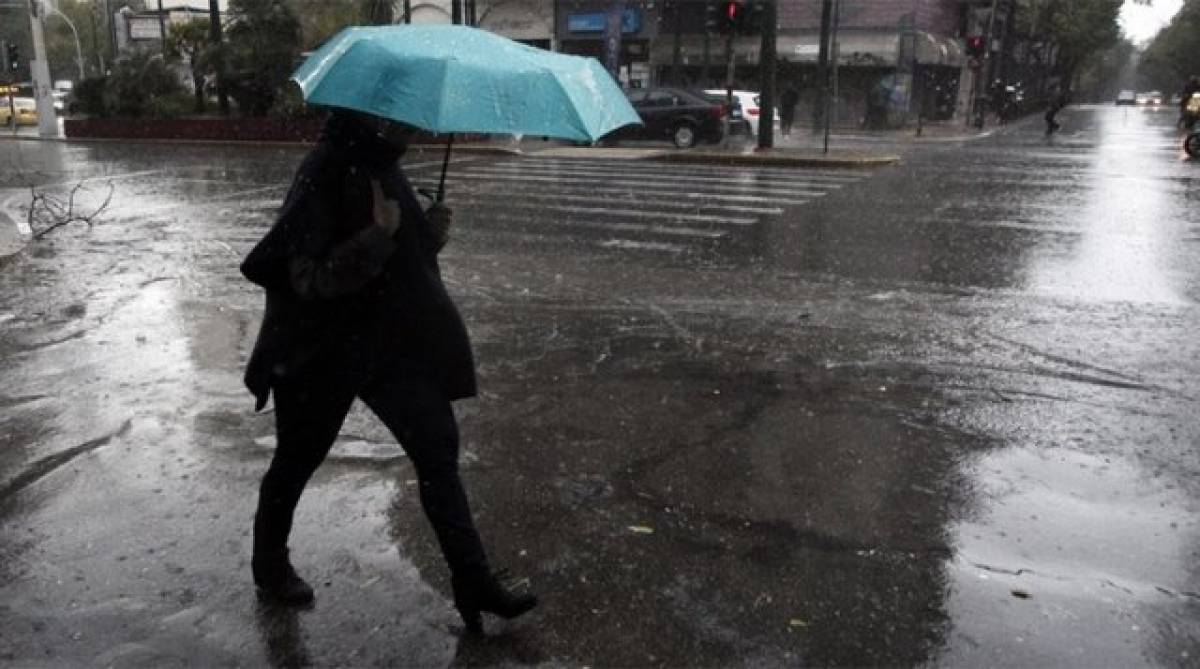 Καιρός: Βροχές και καταιγίδες βαθμιαία εξασθενούν