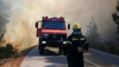 Ζάκυνθος: Βελτιωμένη η εικόνα της φωτιάς ανάμεσα στα χωριά Κοιλιώμενος-Αγαλάς