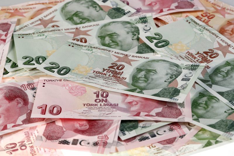 Σε ελεύθερη πτώση η τουρκική λίρα
