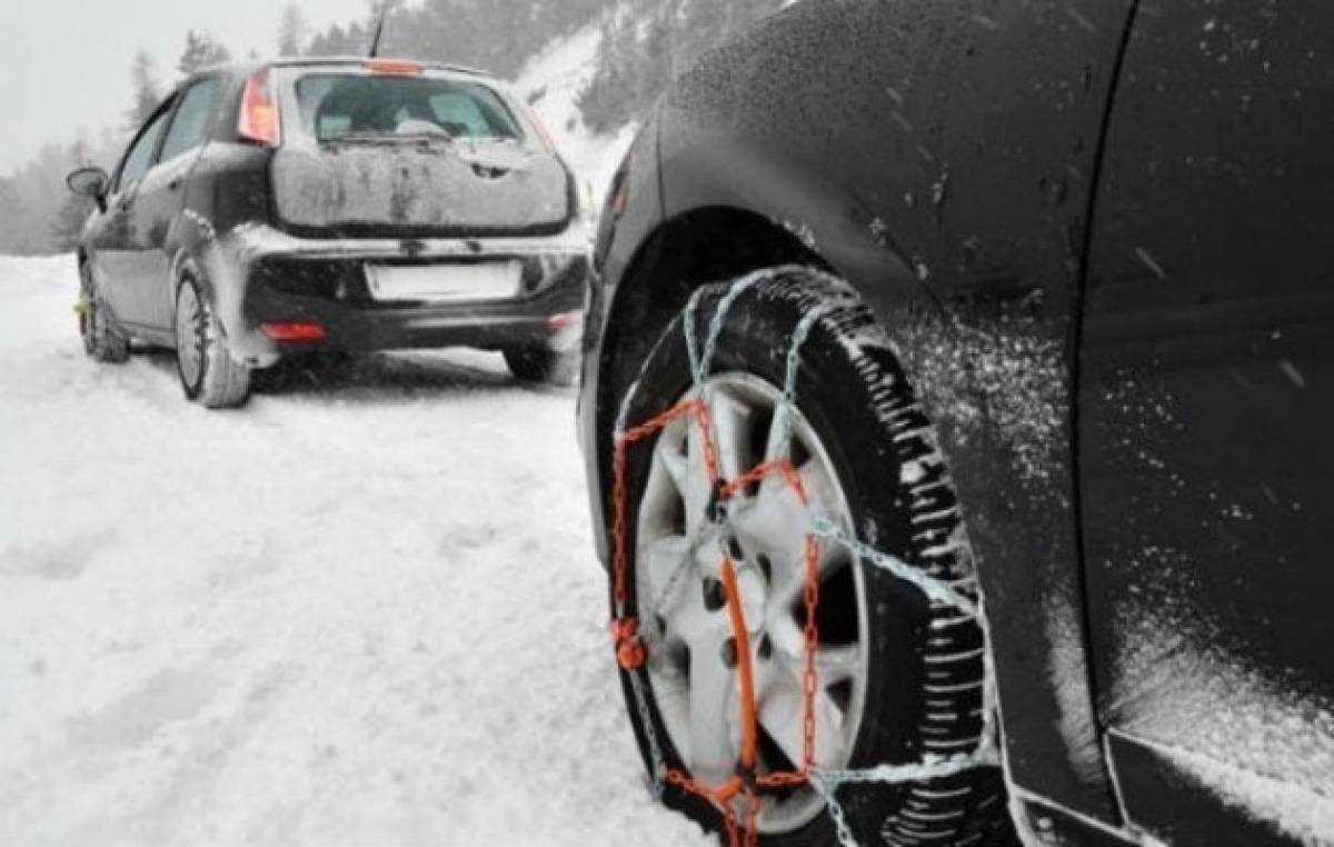 Με αντιολισθητικές αλυσίδες η κυκλοφορία στην ορεινή Χαλκιδική