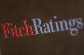 Απειλή για υποβάθμιση της Ελλάδας από τη Fitch