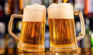Γερμανία: Ζυθοποιείο μοίρασε δωρεάν μπύρα που δεν μπορούσε να πουλήσει