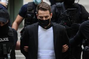Γλυκά Νερά: Απολογείται ο 33χρονος συζυγοκτόνος- Παραιτήθηκε συνήγορος