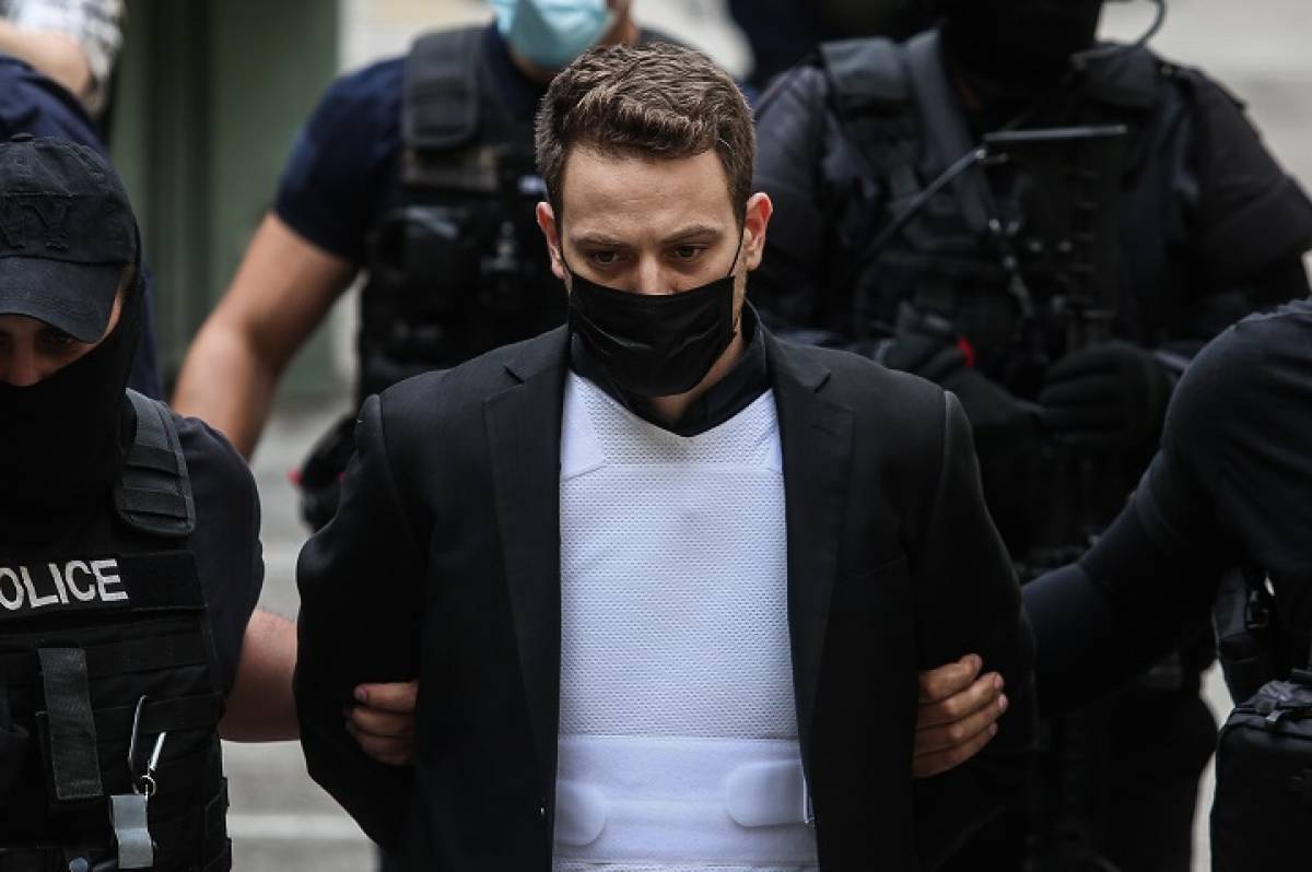 Γλυκά Νερά: Απολογείται ο 33χρονος συζυγοκτόνος- Παραιτήθηκε συνήγορος