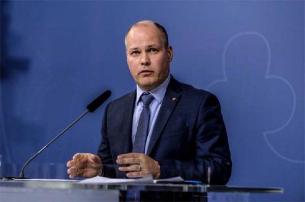 Σουηδός υπουργός: Η Ελλάδα δεν θα μετατραπεί σε καταυλισμό προσφύγων