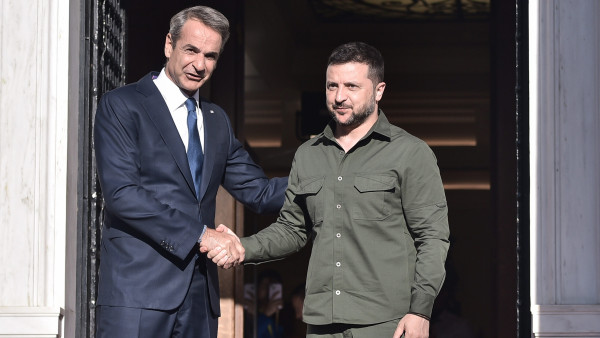 Συνάντηση Μητσοτάκη – Ζελένσκι με αναφορά στο ουκρανικό drone της Λευκάδας