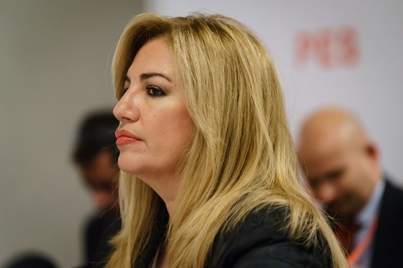 Γεννηματά: Ανευ όρων παράδοση του ηττημένου