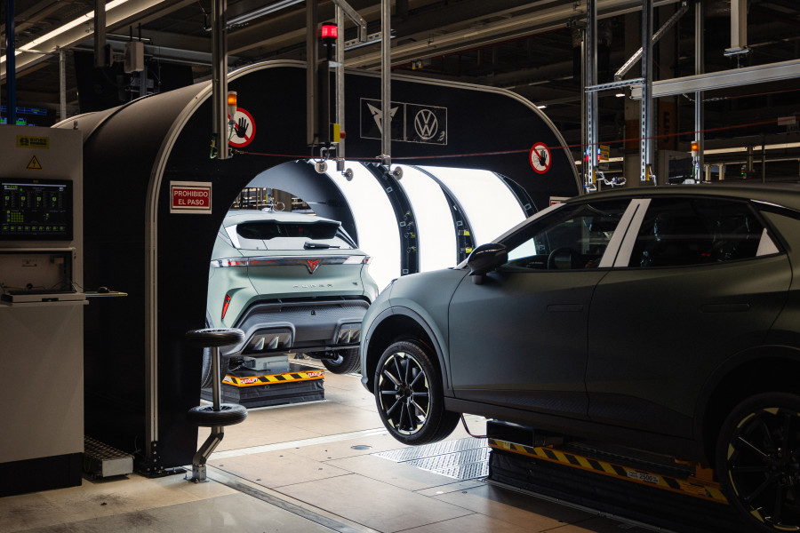 Το εργοστάσιο της SEAT &amp; CUPRA ξεκινάει την παραγωγή των CUPRA Raval και Volkswagen ID. Polo