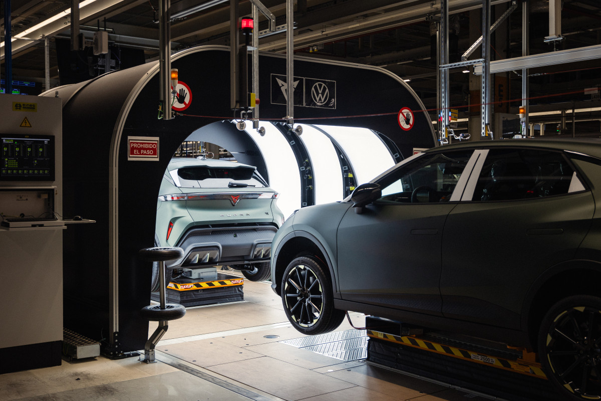 Το εργοστάσιο της SEAT &amp; CUPRA ξεκινάει την παραγωγή των CUPRA Raval και Volkswagen ID. Polo