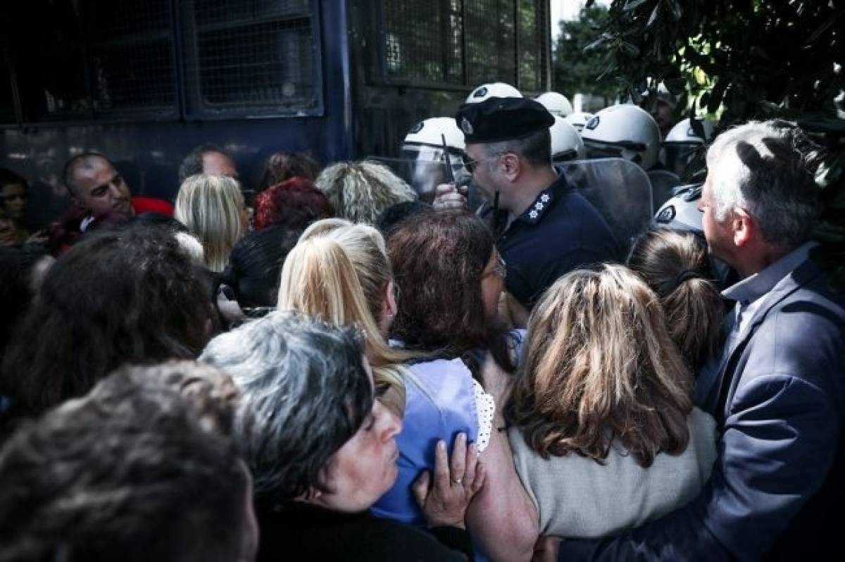 Συγκέντρωση καθαριστριών - Ένταση με την αστυνομία