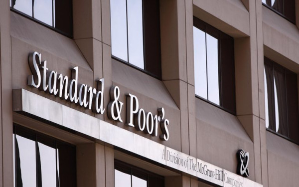 Θα αναβαθμίσει την Ελλάδα η S&amp;P; Τι προβλέπουν οι αναλυτές