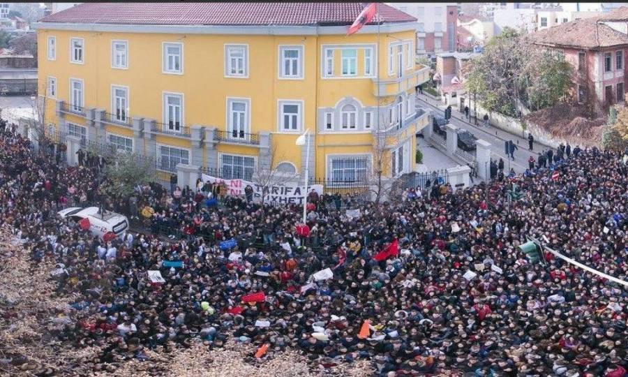 Αλβανία: Φοιτητές διαδηλώνουν για τη μείωση των διδάκτρων