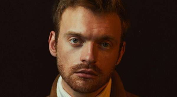 Finneas: Ο αδερφός και παραγωγός της Billie Eilish κυκλοφόρησε το πρώτο άλμπουμ του
