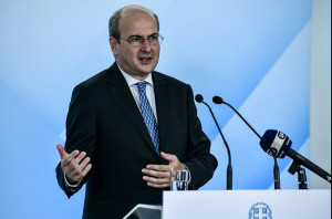 Χατζηδάκης: Καλύψαμε όλες τις αιτήσεις για τους βρεφονηπιακούς σταθμούς