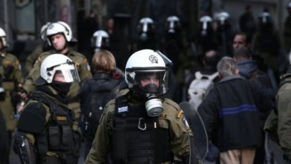 Επέτειος Γρηγορόπουλου: Προσαγωγές στα Εξάρχεια-Επεισόδια στα Χανιά-Κλειστοί σταθμοί Μετρό