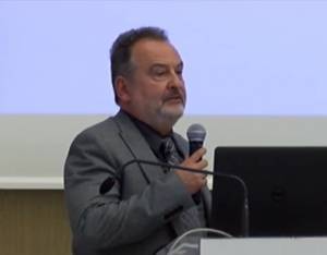 Κιουμής: Πιθανότητα για 800 διασωληνωμένους το Δεκέμβριο