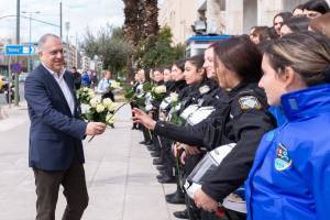 Θεοδωρικάκος: Συνεχίζετε τη μακρά παράδοση προσφοράς της Ελληνίδας στην κοινωνία