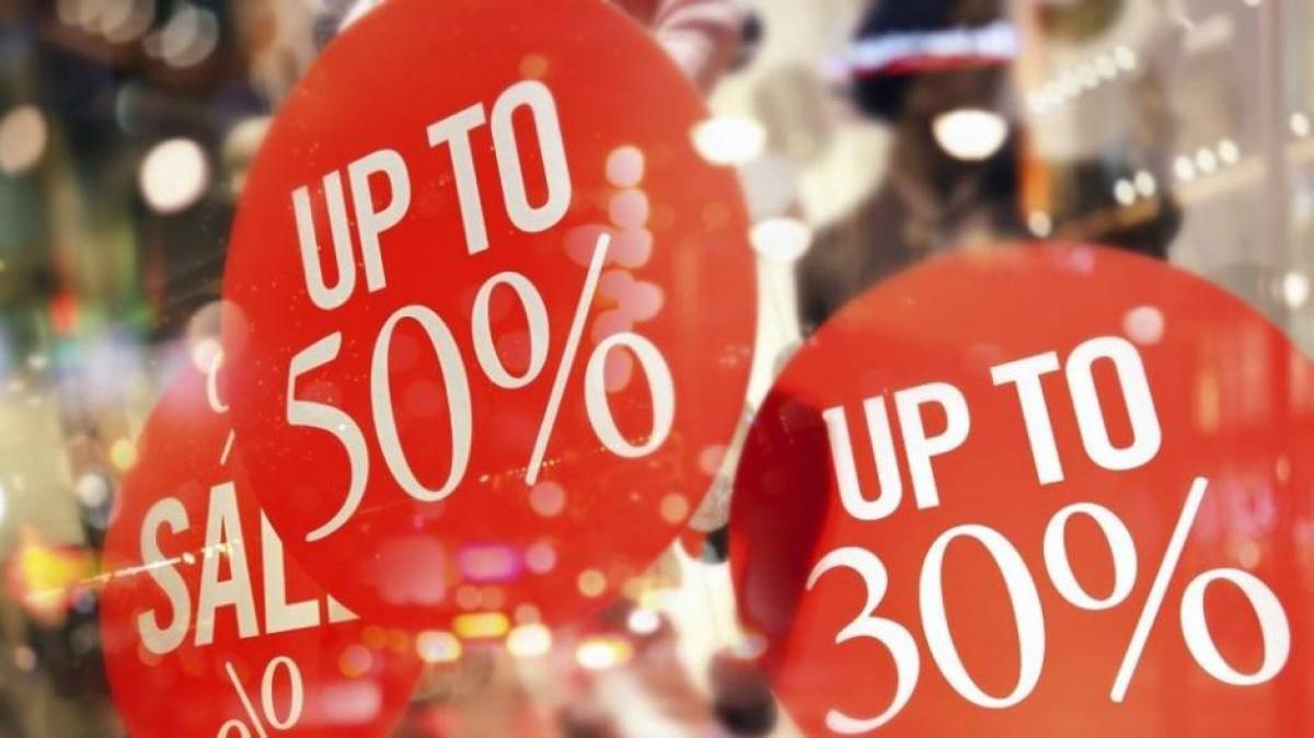 Δεν «έπεισε» η φετινή Black Friday- «All in» στα Χριστούγεννα