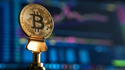 Πίεση, αλλά και… άκρως αισιόδοξες προβλέψεις για το Bitcoin
