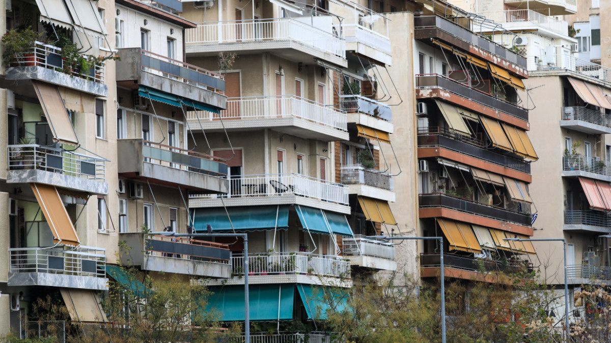 Παπαθανάσης: Νέο «Ανακαινίζω» από τον Μάιο - Έμφαση σε αναβαθμίσεις και πλήρεις ανακαινίσεις κατοικιών