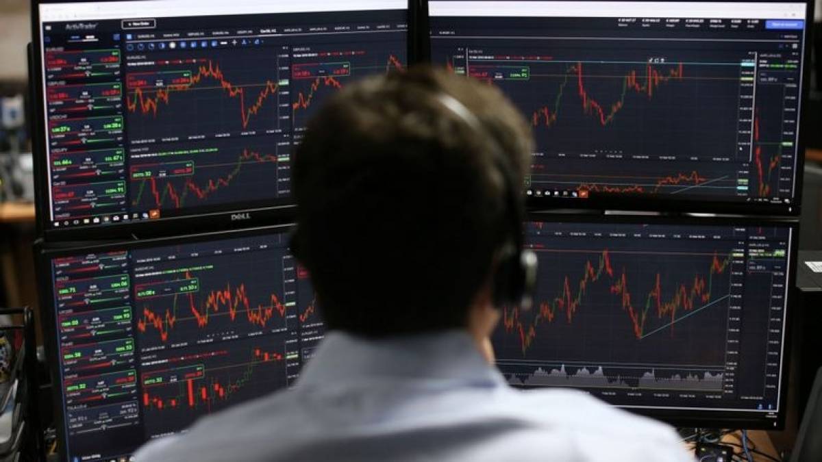 Σε πτωτική τροχιά συνεχίζουν τα ευρωπαϊκά χρηματιστήρια