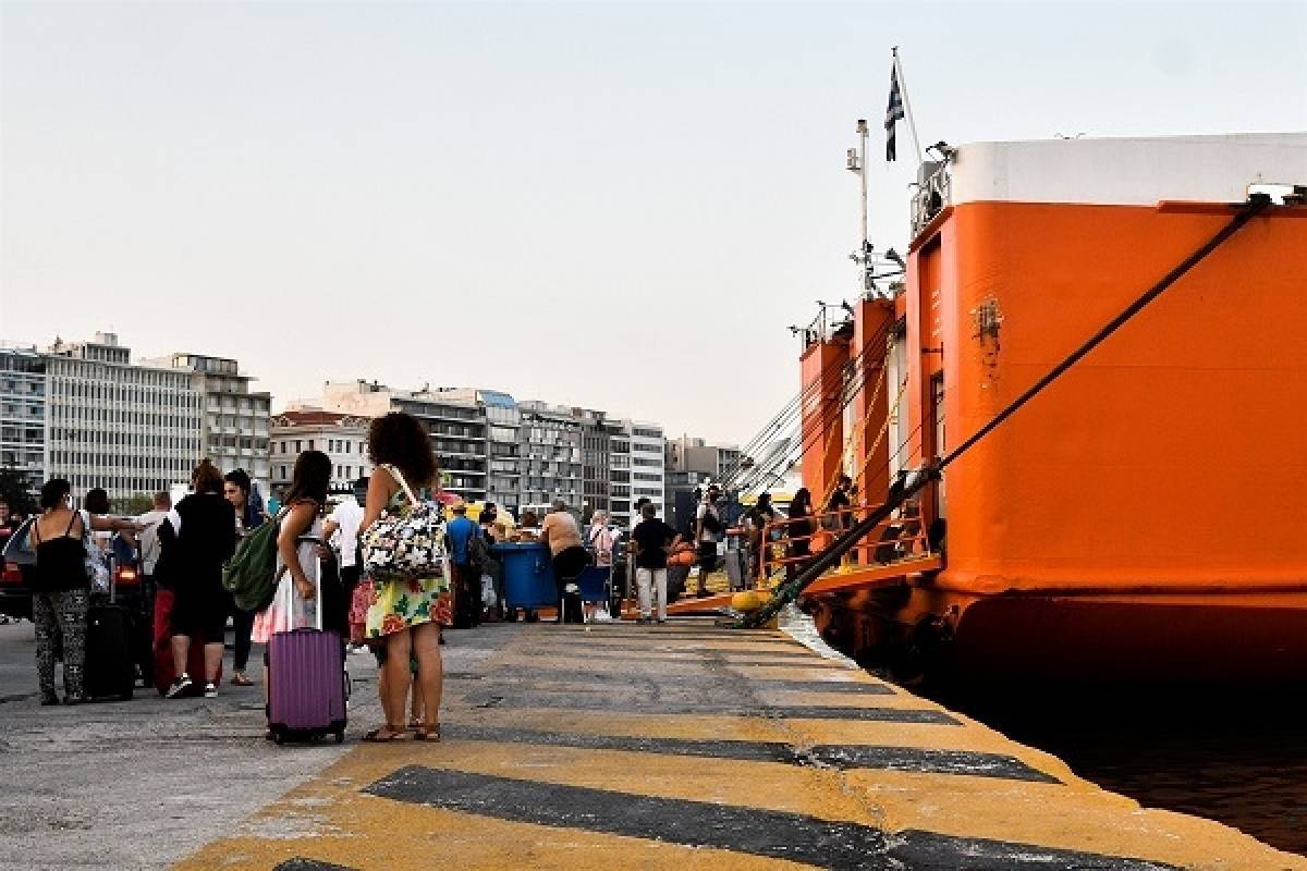 Έλεγχοι και αυξημένη επιτήρηση στα πλοία από το Λιμενικό