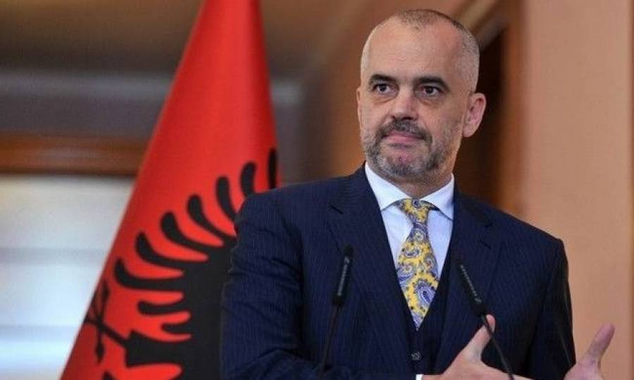 Αλβανία: Παρασημοφόρησε τα σωστικά συνεργεία ο Ράμα