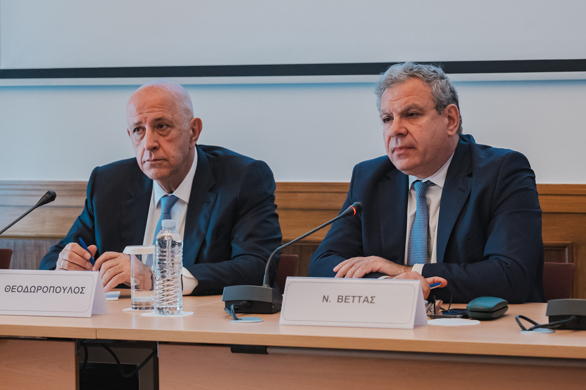 Μέγεθος επιχειρήσεων και τεχνητή νοημοσύνη: Η «συνταγή» για παραγωγικότητα και υψηλότερους μισθούς