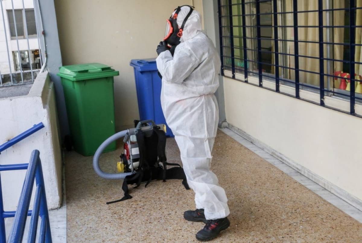 Δημοσκόπηση: Πώς αξιολογούν οι Έλληνες τα μέτρα για τον κορονοϊό