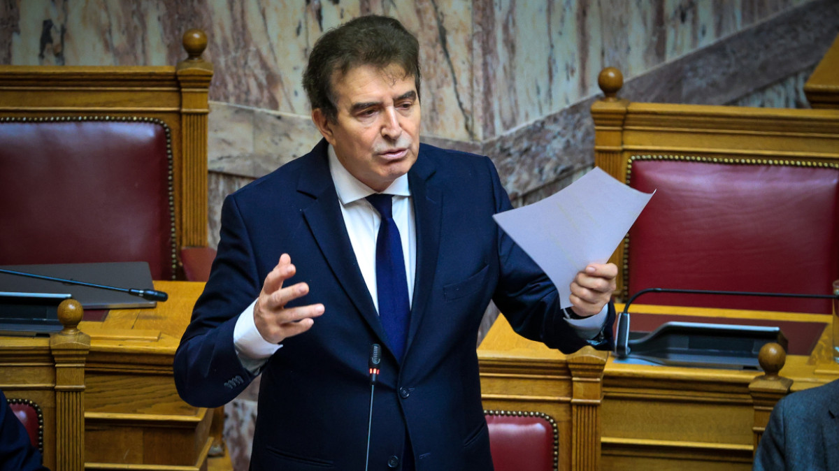Ο Χρυσοχοΐδης απαντά στην κριτική: Ευθύνη των πανεπιστημίων οι έλεγχοι