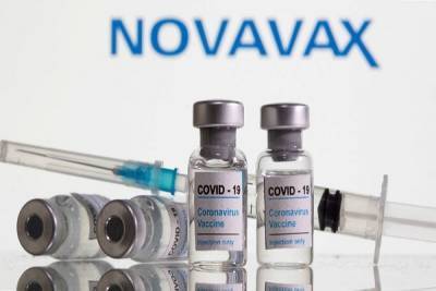 Εν αναμονή του «πράσινου» φωτός στην Βρετανία το εμβόλιο Novavax