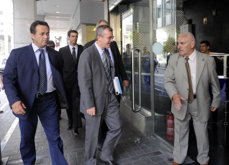 Το δημοσιονομικό κενό κρατά την τρόικα μακριά παρά την συμφωνία σε 16 από τα 19 σημεία