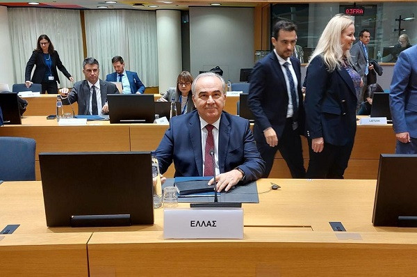 Παπαθανάσης: Να διασφαλίσουμε την ισότιμη πρόσβαση στις επενδύσεις