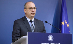 Οικονόμου: €30 εκατ. για στήριξη ελληνικής οικογένειας και τουριστικών επιχειρήσεων