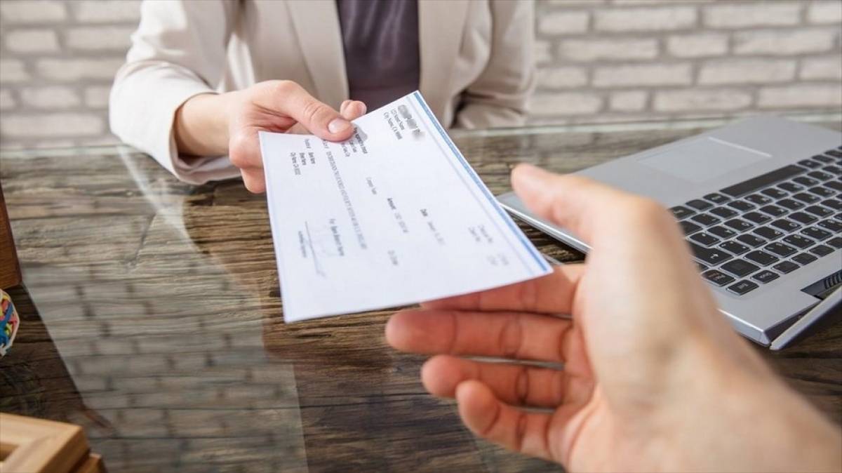 Ο ΣΘΕΒ ζητά λύσεις για τις μεταχρονολογημένες επιταγές-Επιστολή σε Σταϊκούρα