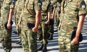 Προχωρημένες συζητήσεις για αύξηση θητείας και στράτευση στα 18