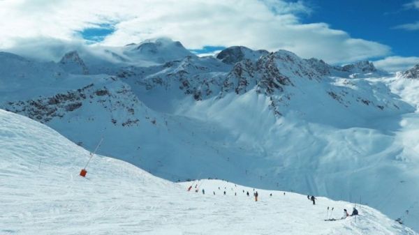 Τραγωδία στις Γαλλικές Άλπεις-Τουλάχιστον τέσσερις νεκροί από χιονοστιβάδα