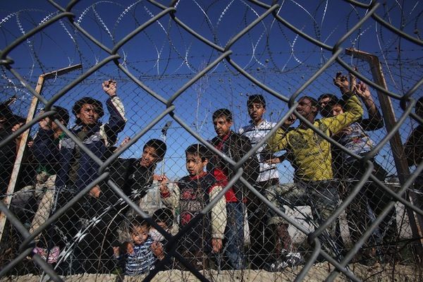 58 προσωπικότητες ενώνουν τις φωνές τους για το μεταναστευτικό
