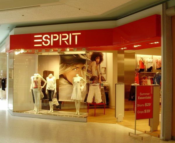Η Esprit επιστρέφει στην ελληνική αγορά