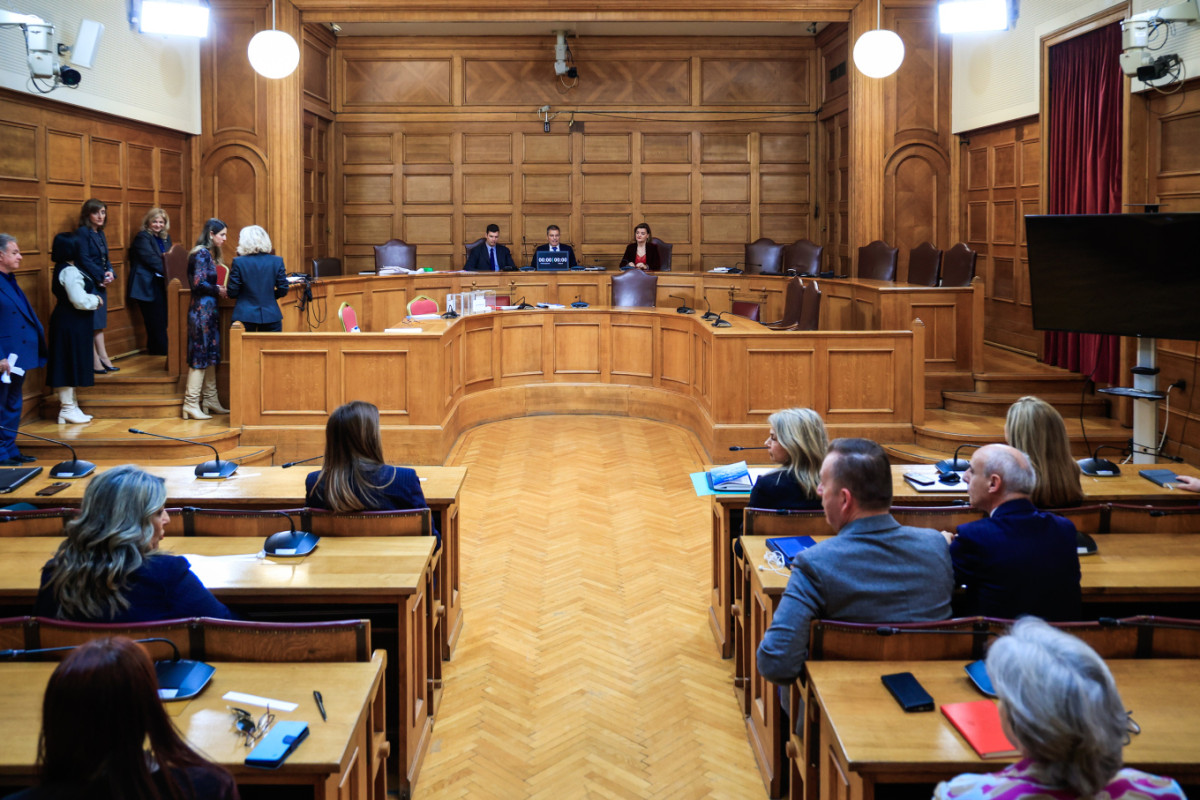 Αποχωρήσεις από την Προανακριτική: Καταθέτει και παραπέμπεται ο Τριαντόπουλος