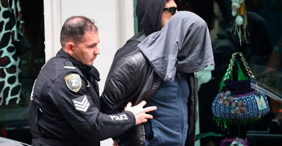 Νεκρή γυναίκα μετά από πτώση από πολυκατοικία στο κέντρο της Αθήνας