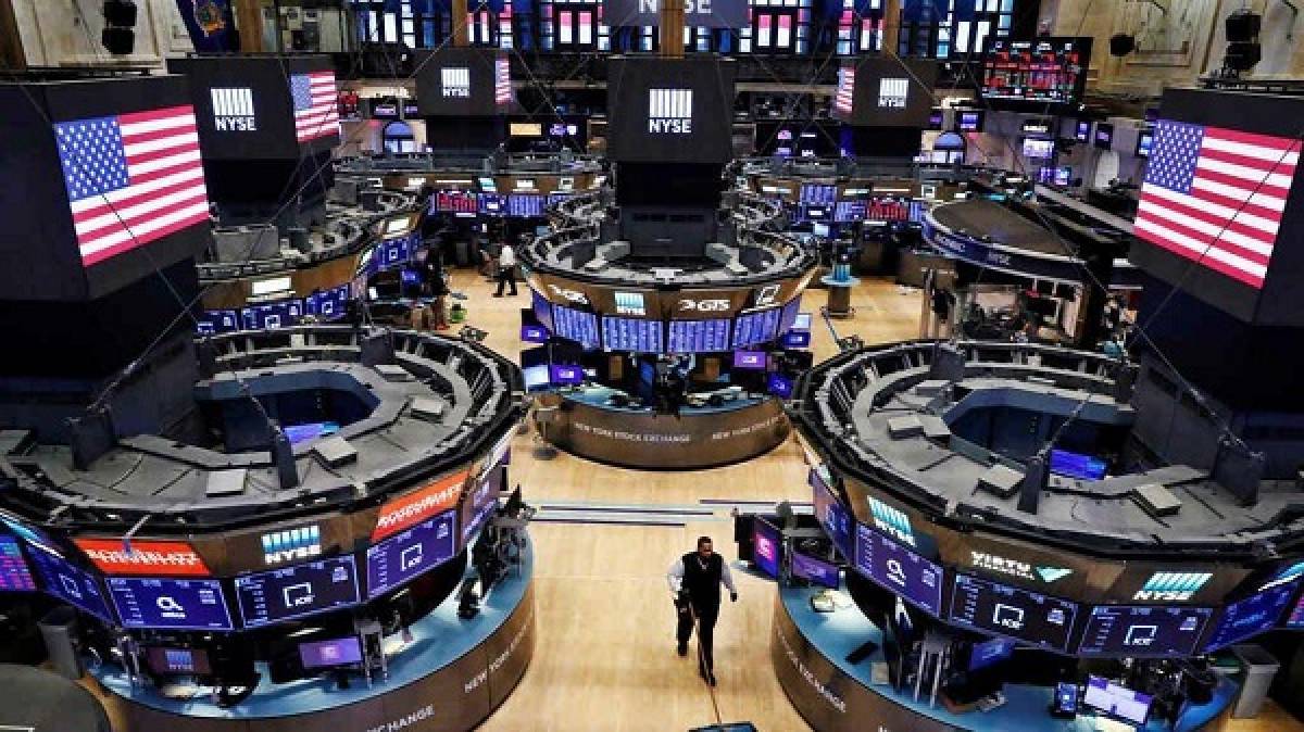 Γεωπολιτικές πιέσεις στη Wall Street