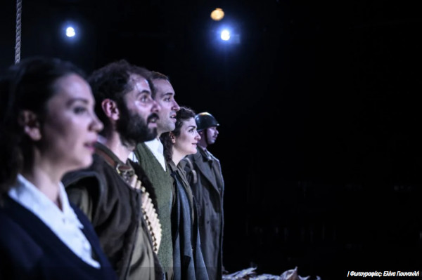 Συν&Πλην: «Αριστερόχειρες» στο Δημοτικό Θέατρο Πειραιά