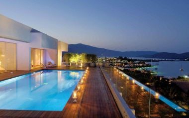 Ποιο ελληνικό ξενοδοχείο ψηφίστηκε ως το «Καλύτερο Ευρωπαϊκό Ξενοδοχείο Πολυτελείας»;